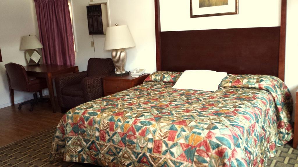 Executive Inn & Suites Lakeview Szoba fotó