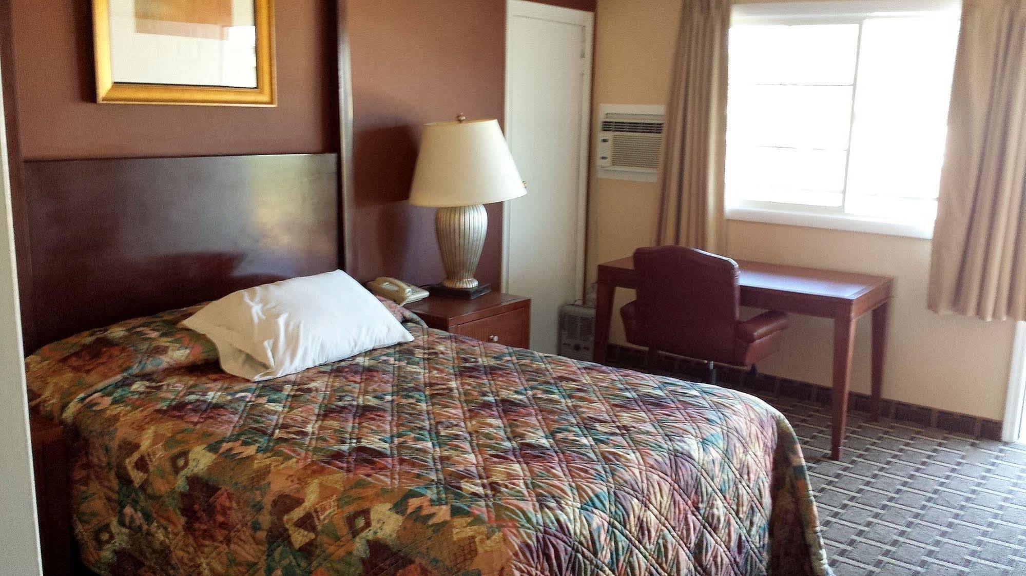 Executive Inn & Suites Lakeview Kültér fotó